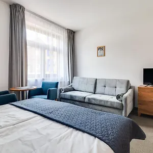 https://pensjonat-lider.szklarskaporebahotels.net